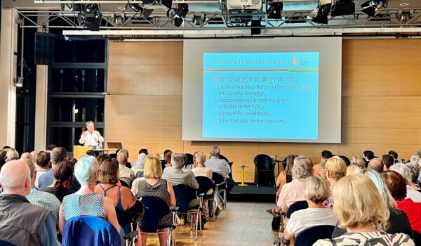 PM 186 Stadt Burghausen Infoabend zur Zukunft des Burghauser Krankenhauses Foto Stadt Burghausen köx
