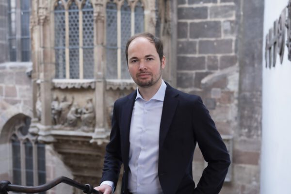 Referent: Dr. Markus T. Huber, Leiter der Sammlungen Skulptur bis 1800 sowie Bauteile und historisches Bauwesen am Germanischen Nationalmuseum, Nürnberg
