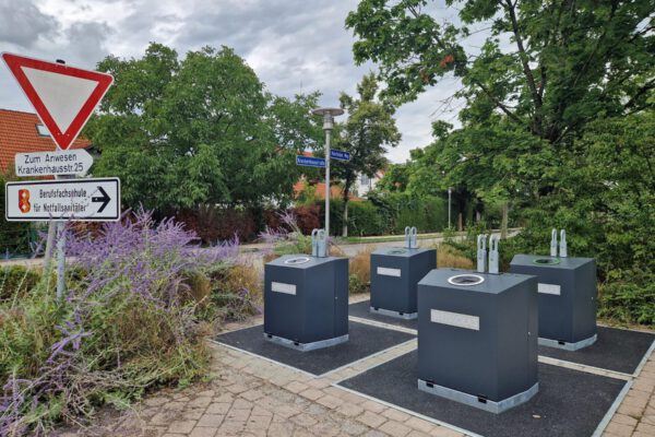 Die Altglas-Container in der Krankenhausstraße können wieder benutzt werden © Stadt Burghausen/ebh Die Altglas-Container in der Krankenhausstraße können wieder benutzt werden © Stadt Burghausen/ebh