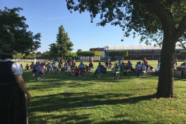 Offenes Singen im Stadtpark am 9. August 2023 © Kulturbüro Burghausen Offenes Singen im Stadtpark am 9. August 2023 © Kulturbüro Burghausen