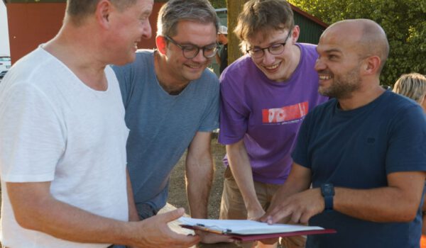 Erster Bürgermeister Florian Schneider und das Regie-Team des Freiliecht-Theaters Helmbrecht am Bergerhof Fotocredit: Marketing Abteilung Helmbrecht