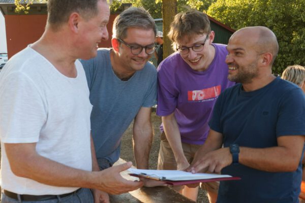 Erster Bürgermeister Florian Schneider und das Regie-Team des Freiliecht-Theaters Helmbrecht am Bergerhof Fotocredit: Marketing Abteilung Helmbrecht