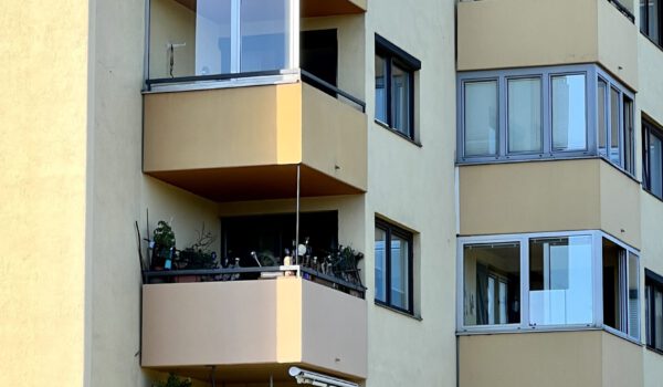 Balkonkraftwerk Burghausen Diabelliblock Foto Königseder