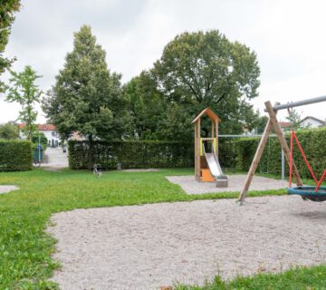 Parque infantil en la calle Egerlandstrasse © Stadt Burghausen/ebh