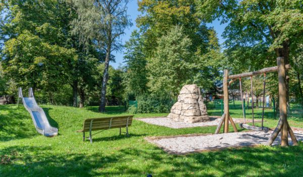 Spielplatz am Emetsberger Hof © Stadt Burghausen/ebh