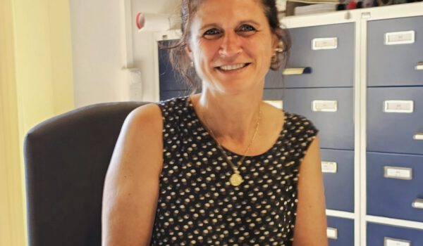 Anna Wimmer, Mitarbeiterin im Sozialamt, hat immer ein offenes Ohr © Stadt Burghausen/ebh