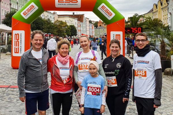 Das Team der Stadtverwaltung beim Salzach Brückenlauf 2023