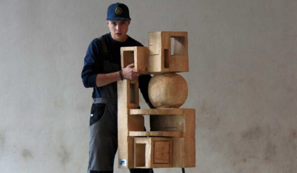 Bildhauer aus Hallstadt werden in der Studienkirche St. Josef in Burghausen arbeiten