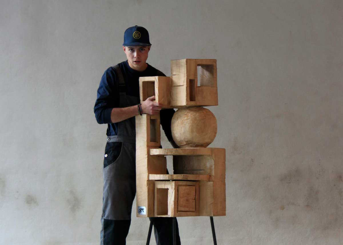 Bildhauer aus Hallstadt werden in der Studienkirche St. Josef in Burghausen arbeiten