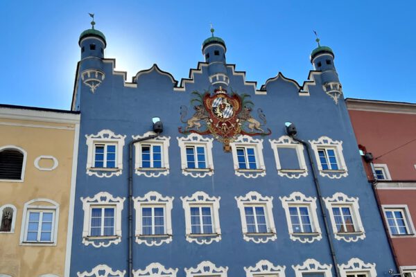 (benutzt für Bürgerversammlung)Stadtsaal Gebäudeensemble Stadtplatz II Burghausen Foto köx