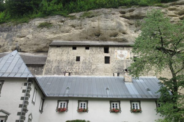 2024-09-19 Höhlenburg_in_Stein_Wikimedia_Max1235-CC-BY-SA 3.0