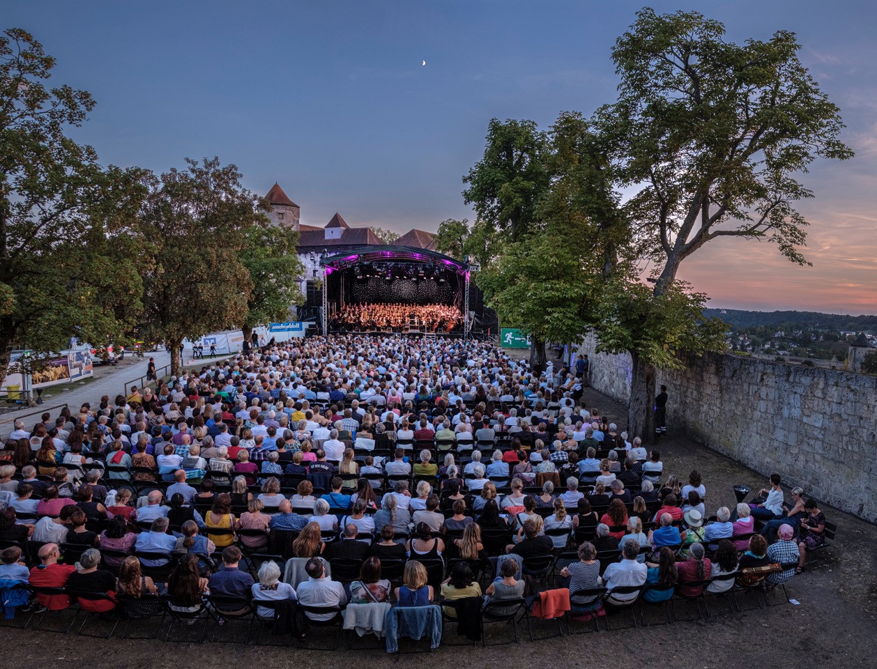 Burg zu Burghausen, Waffenplatz