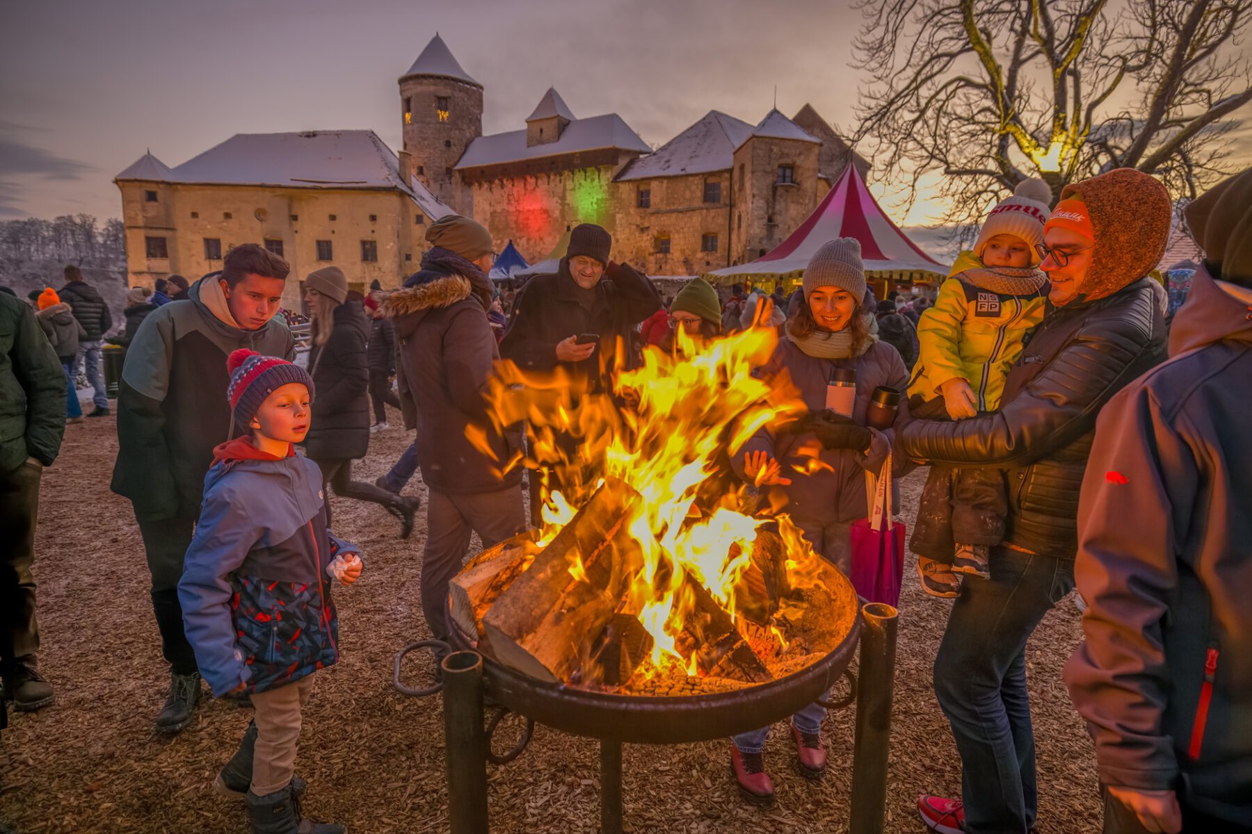 Ein einmaliges Erlebnis – die Burgweihnacht auf der weltlängsten Burg. Fotocredit: Burghauser Touristik