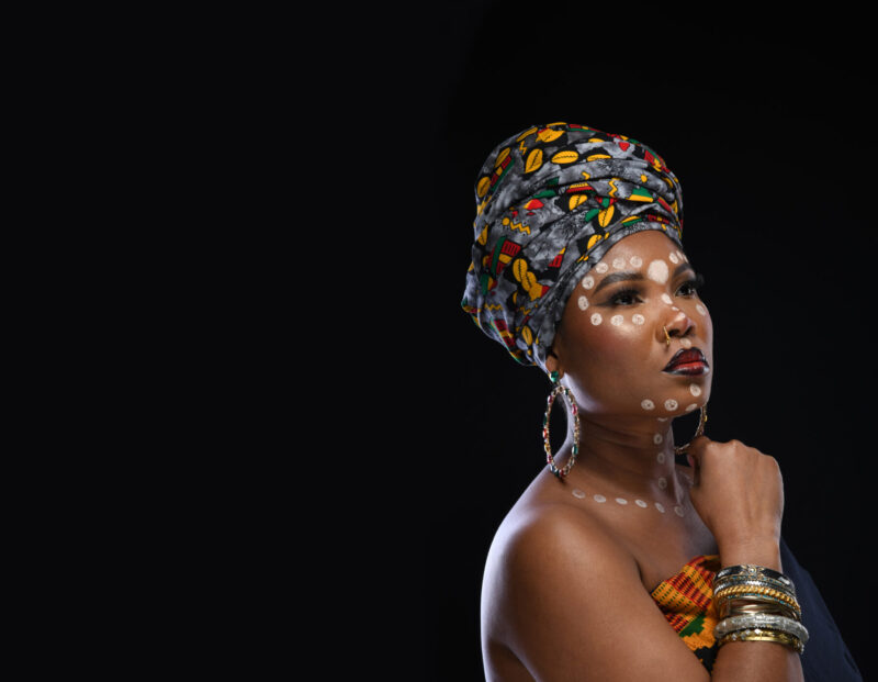 Justina Lee Brown Sidessmall Dc4gq1 1