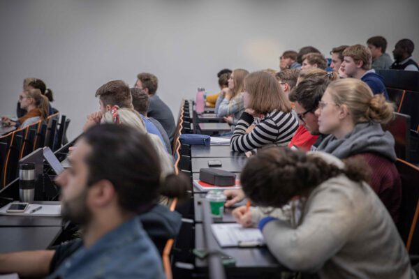 Bild hybrider Infosabend-2023-12-06 Bild hybrider Infosabend-2023-12-06