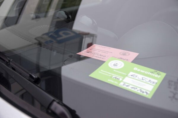 Ab sofort können Anwohnerparkausweise digital beantragt werden © Stadt Burghausen/ebh