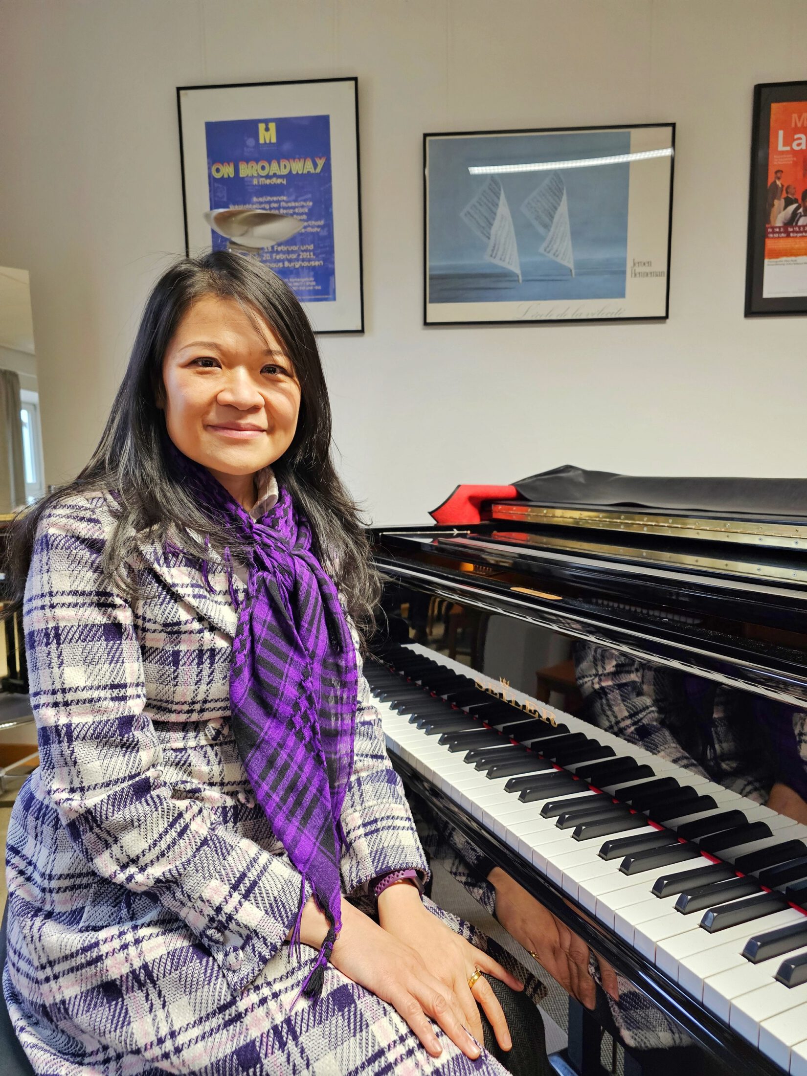 Jeanne Yang, promovierte Pianistin, ist seit diesem Schuljahr Klavierlehrerin an der Musikschule Burghausen © Stadt Burghausen/ebh