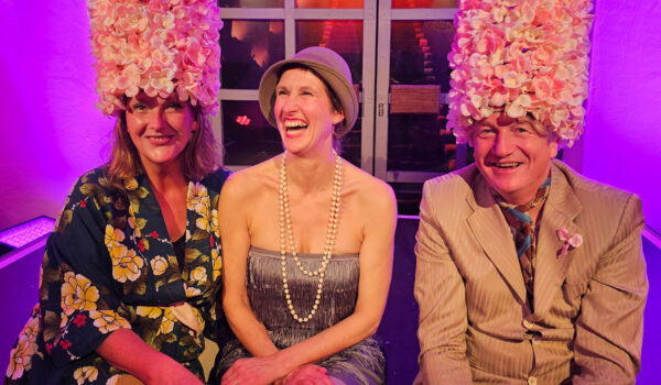 Der Ball der Hüte am 03.02.2024 zog 1.200 Besucher an: Alle kamen gut behütet und gingen mit großer Vorfreude auf den nächsten Ball der Hüte nach Hause! Fotocredit: Dirk Hermes / Hans Mitterer / Hannah Eberle