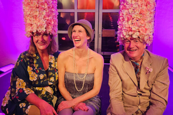 PM 35 Ball der Hüte Burghausen Foto Hannah Eberle137 Der Ball der Hüte am 03.02.2024 zog 1.200 Besucher an: Alle kamen gut behütet und gingen mit großer Vorfreude auf den nächsten Ball der Hüte nach Hause! Fotocredit: Dirk Hermes / Hans Mitterer / Hannah Eberle