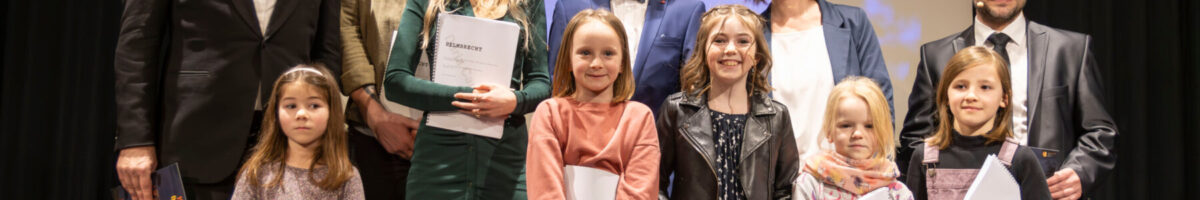 Eine nette Familie mit Faible fürs Schauspiel: Die Darsteller der Helmbrecht-Familie für das Freilichtspiel 2025 in Burghausen © Dirk Hermes