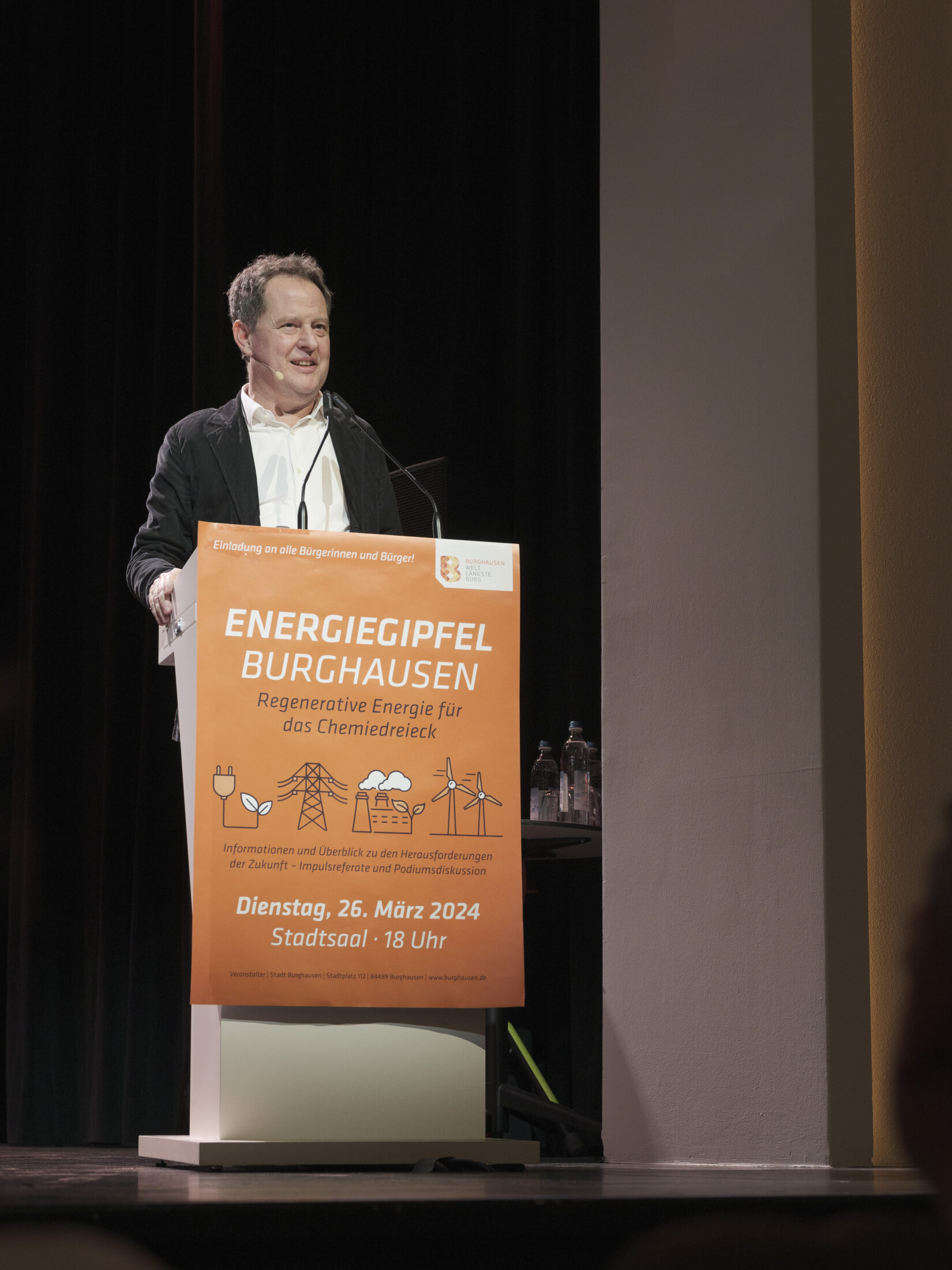 Burghausens Erster Bürgermeister Florian Schneider Foto Hans Mitterer