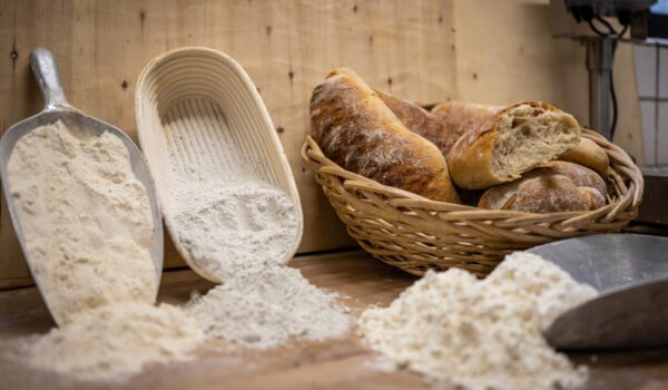 Vom Korn übers Mehl bis zum fertigen Endprodukt kann man sich in Ausstellungen, Vorträgen, Workshops, Verkostungen und bei den einzelnen Anbietern informieren