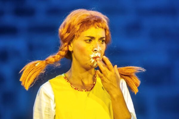 Carmen_Jahrstorfer_Pippi_c_FrankWunderatsch Carmen Jahrstorfer lädt zum Theaterworkshop des neuen Spielraum Theaterclubs im Haus der Familie. Fotocredit: Carmen_Jahrstorfer_Pippi_c_FrankWunderatsch