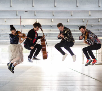 Feuerbach Quartet Four musicians from four nations who, with breathtaking enthusiasm, combine Beethoven, Queen and the Beatles in a classic string quartet and thus redefine the term “chamber music”. Photo: Jürgen Klieber