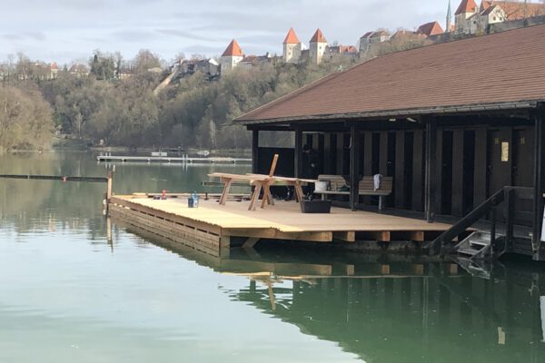 Die Arbeiten für den neuen Steg am Herrenbad sind im vollen Gange © Stadt Burghausen/sast Die Arbeiten für den neuen Steg am Herrenbad sind im vollen Gange © Stadt Burghausen/sast