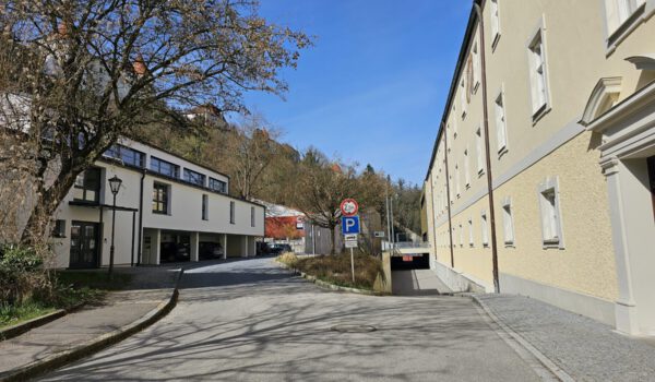Die Zu- und Ausfahrt zum unteren Parkdeck in der Zaglau ist am 27. März 2024 gesperrt. © Stadt Burghausen/ebh