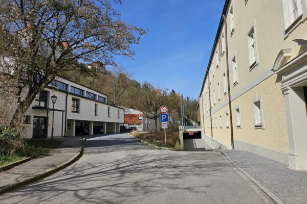 PM 73 Stadt Burghausen Unteres Parkdeck in der Zaglau am 27. März 2024 gesperrt Die Zu- und Ausfahrt zum unteren Parkdeck in der Zaglau ist am 27. März 2024 gesperrt. © Stadt Burghausen/ebh