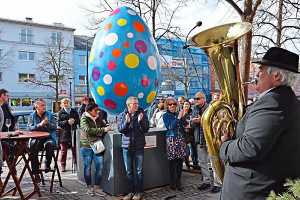 SwingingSunday_Reisinger_2018 Am verkaufsoffenen Swinging Sunday swingt und groovt es in den Burghauser Einkaufsstraßen der Neu- und Altstadt. Fotocredit: Werbering Burghausen