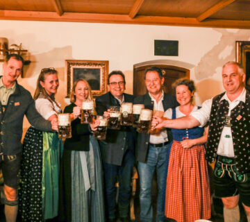 Further information about the Burghauser Mai-Wies'n and online table reservations can be found at www.maiwiesn.de. More information about the philosophy of the Wieninger brewery at www.wieninger.de.