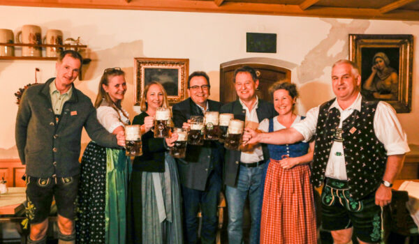 Further information about the Burghauser Mai-Wies'n and online table reservations can be found at www.maiwiesn.de. More information about the philosophy of the Wieninger brewery at www.wieninger.de.