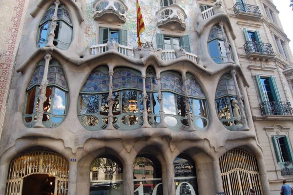 2024_07_05 CasaBatllo_Antoni Gaudi_CC_BY_SA 2.5._Tatto Grasso