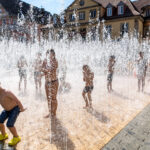 Nicht nur, aber vor allem Kinder lieben das Wasserlabyrinth namens „PlayFountain“. Es trägt auch dazu bei, dass sich die Innenstädte abkühlen. Ice-World GmbH