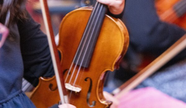 175 Kinder gaben beim Kinderkonzert der Musikschule im Stadtsaal vergangene Woche ihr Bestes und zeigten was sie innerhalb weniger Jahre schon alles gelernt hatten © Dirk Hermes