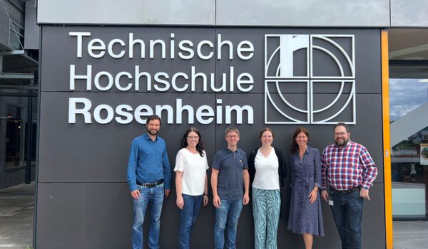 Die Dekanatsmitglieder von links: Prof. Dr. Johannes Lindner, Prof. Dr. Angela Klüpfel, Prof. Dr. Dominik Pentlehner, Prof. Dr. Manuela List, Prof. Dr. Silvia Seibold und Prof. Dr. Arno Bücken. Bild: Maria Grill