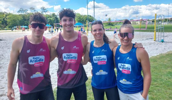 PM 190 Das Burghauser Turnier-Team Kai Schlösser (v.l.), Tom Schlösser, Vera Schneemann, Julia Huber Foto SV Wacker