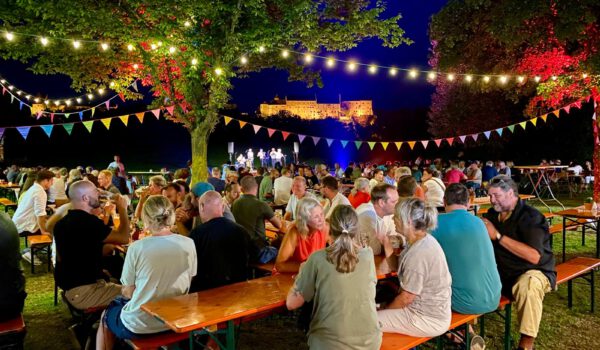 Sommernachtsbiergarten am Bergerhof 2024 mit Burgblick