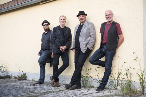 CoffeeGrinders_Blues Band018