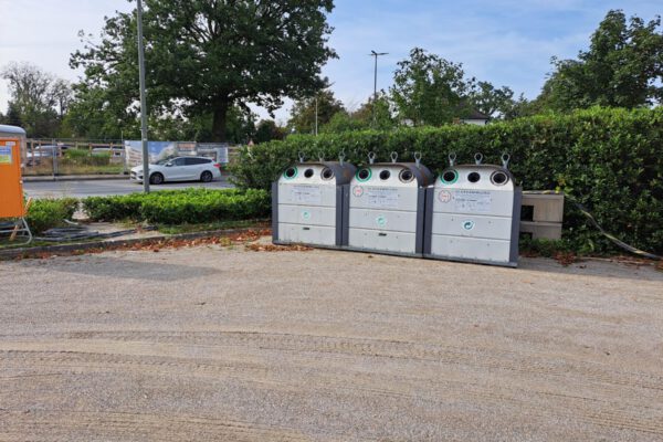 Am Messeplatz stehen seit 22. August 2024 Altglascontainer © Umweltamt Burghausen