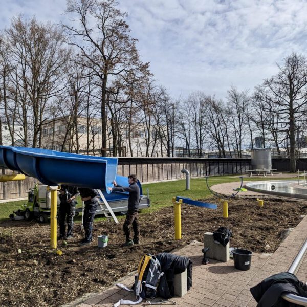 Die alte Rutsche war schon etwa 40 Jahre alt. Vor der Saison 2024 wurde sie abgebaut © Stadt Burghausen/köx