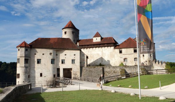 Das Burghauser Stadtmuseum heute in der Hauptburg der weltlängsten Burg Foto Stadtmuseum