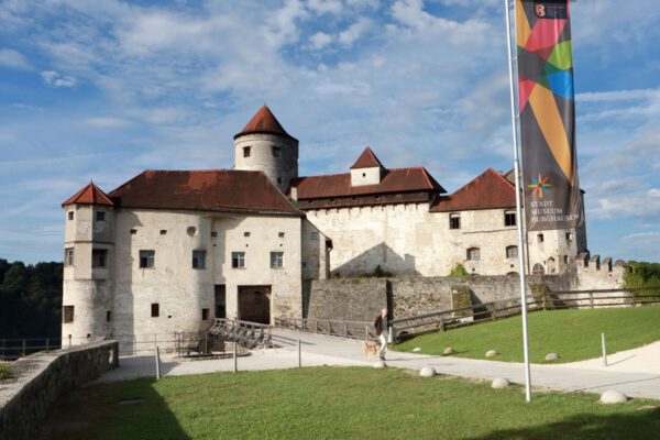 Das Burghauser Stadtmuseum heute in der Hauptburg der weltlängsten Burg Foto Stadtmuseum