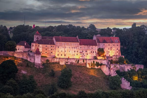 Hauptburg am Abend vom Bergerhof aus © Hans Mitterer