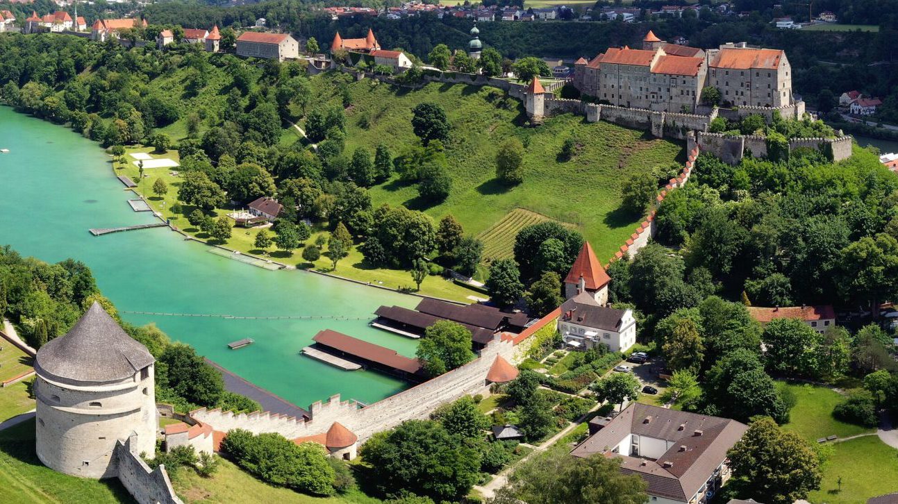 2025 02 20 Burg Wikimedia Commons Simon Waldherr CC BY Sa 4 0 4096px Burg zu Burghausen 04