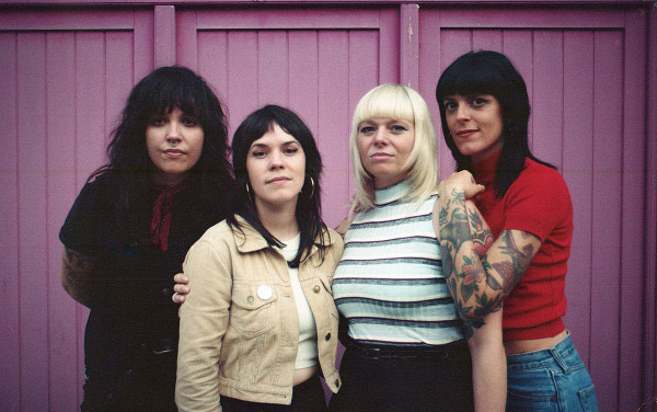 Foto: LOOSEY aus New York und ALVILDA aus Paris sind zum ersten Mal auf großer Europa-Tour. Zusammen mit der Berliner Band SLANDER TONGUE werden sie die Burghauser Plattenbörse gebührend beenden - Foto: Swamp Booking