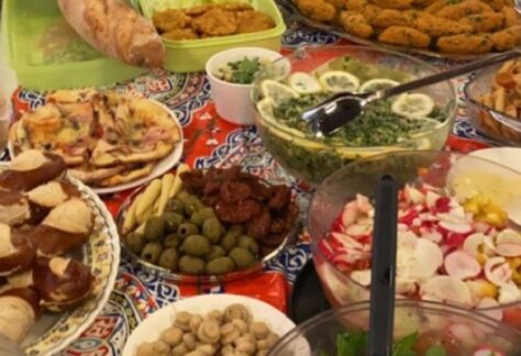 Ramadan 2023 Tafel Querformat c HausderFamilie