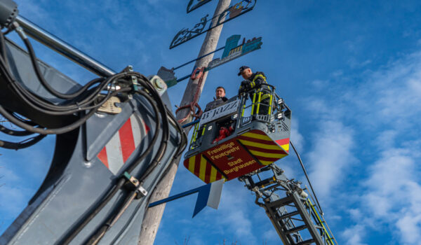 Mai Baum Burghausen Stadtpark Copyright Fotos: Pressestelle Freiwillige Feuerwehr Burghausen
